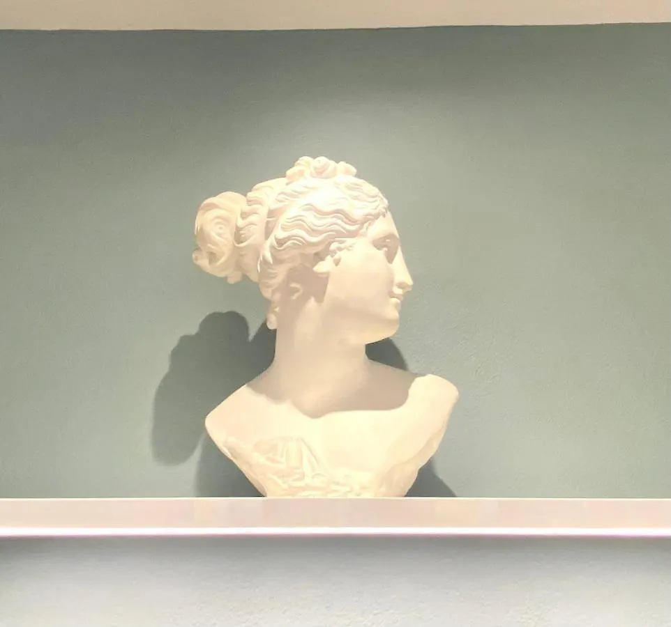 Accademia Newly Renovated Ancient Abbey Apartment Florence